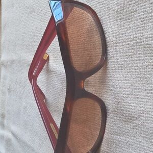 Marc Jacobs Women's Sunglasses with Black Frame and Red Arms